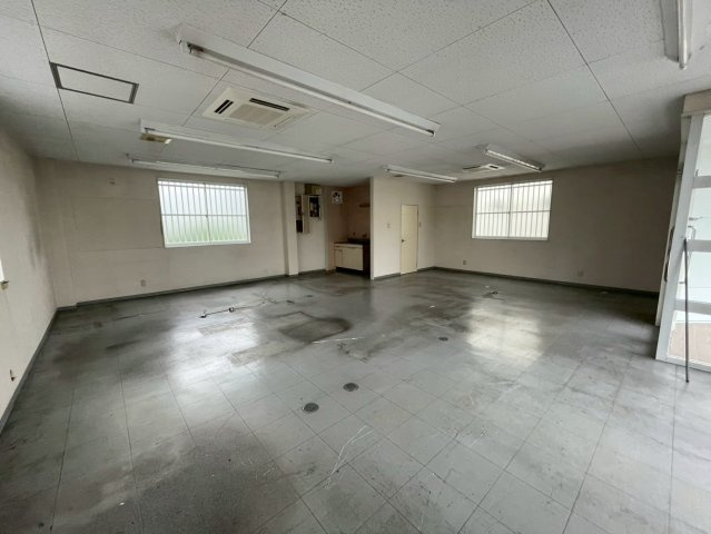 小向町字西小向事務所のその他