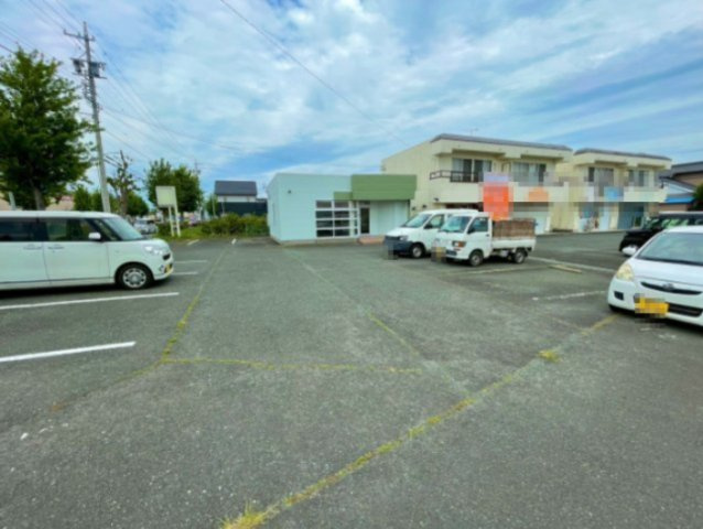 小向町字西小向事務所の駐車場