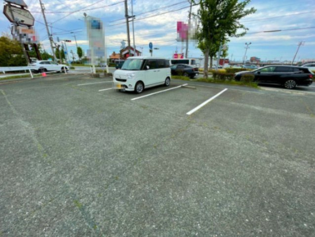 小向町字西小向事務所の駐車場