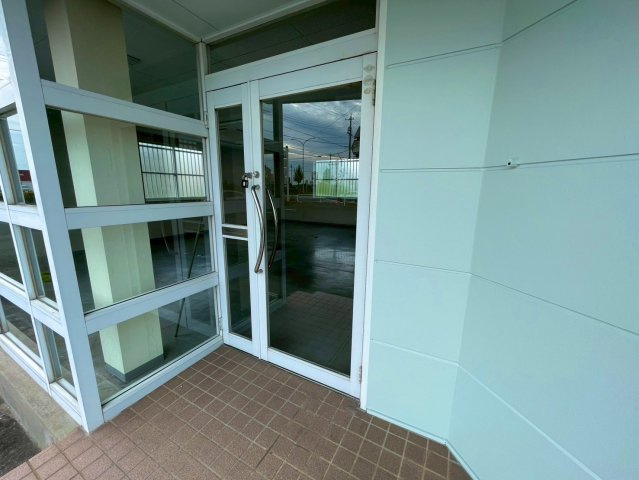 小向町字西小向事務所の外観