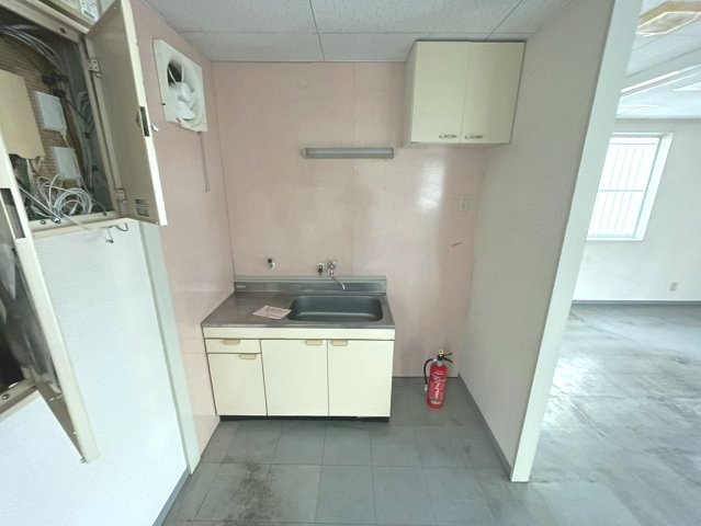 小向町字西小向事務所のキッチン