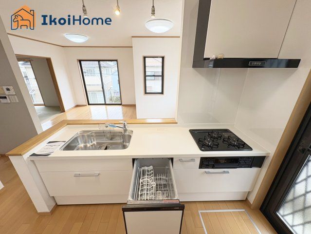 神戸市西区玉津町二ツ屋　中古戸建のキッチン|【ホームページに現地動画掲載中】●年中無休：当日予約可●食洗機付きのキッチンになります。