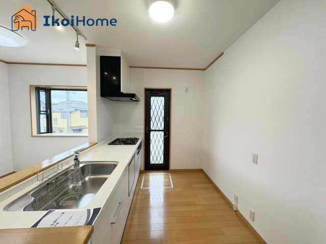 神戸市西区玉津町二ツ屋　中古戸建のキッチン|【ホームページに現地動画掲載中】●年中無休：当日予約可●カップボードのご依頼可能！