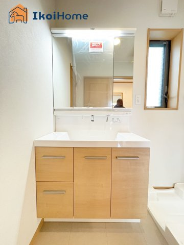 神戸市西区玉津町二ツ屋　中古戸建の洗面所|【ホームページに現地動画掲載中】●年中無休：当日予約可●洗面台はリフォームで新調されております。