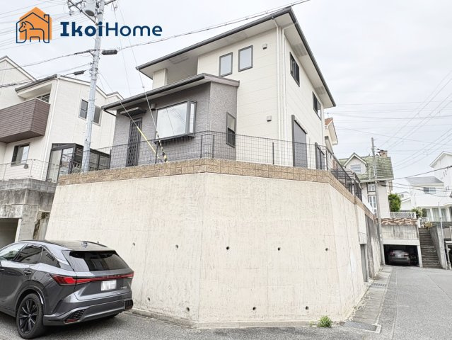 神戸市西区玉津町二ツ屋　中古戸建のエントランス|【ホームページに現地動画掲載中】●年中無休：当日予約可●夜間でもご案内可能。いつでも問い合わせ可！