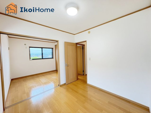神戸市西区玉津町二ツ屋　中古戸建の内装|【ホームページに現地動画掲載中】●年中無休：当日予約可●２階洋室は２部屋を開放的に利用！