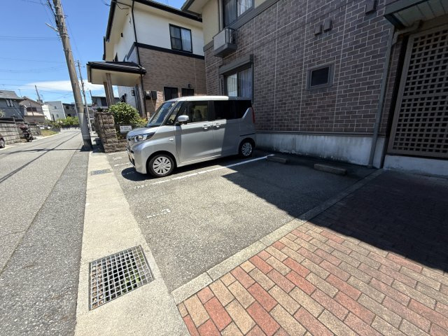 ローテローゼ自由が丘の駐車場