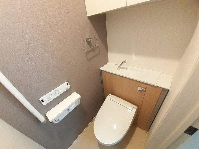 レジデンシアＡのトイレ|ゆったりとした空間のトイレです