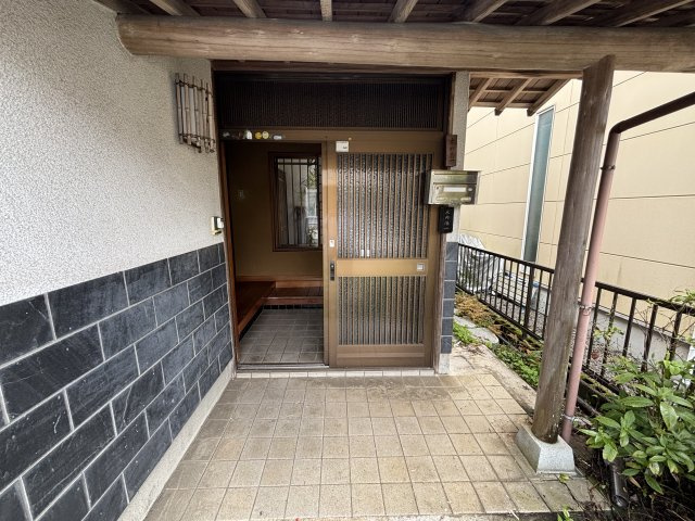 富士宮市野中売物件の玄関