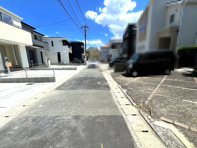 【その他】 | 福岡市南区警弥郷1丁目第4　2号棟（全3棟）【仲介手数料無料・0円】 | 現地写真。前面道路です。
