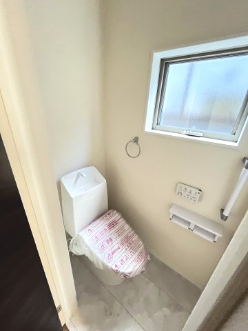 【トイレ】 | 福岡市南区警弥郷1丁目第4　2号棟（全3棟）【仲介手数料無料・0円】 | 現地写真。2階にもトイレです。