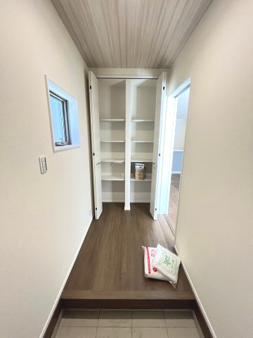 【玄関】 | 福岡市南区警弥郷1丁目第4　2号棟（全3棟）【仲介手数料無料・0円】 | 現地写真。