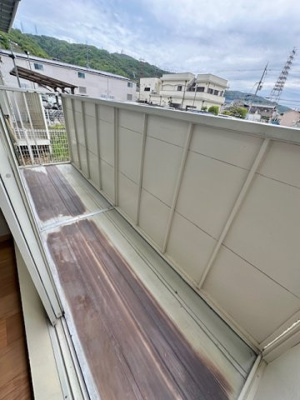 【バルコニー】 | グリーンハイツカワムラ | 外からの目が気にならないバルコニーで洗濯物が干せます