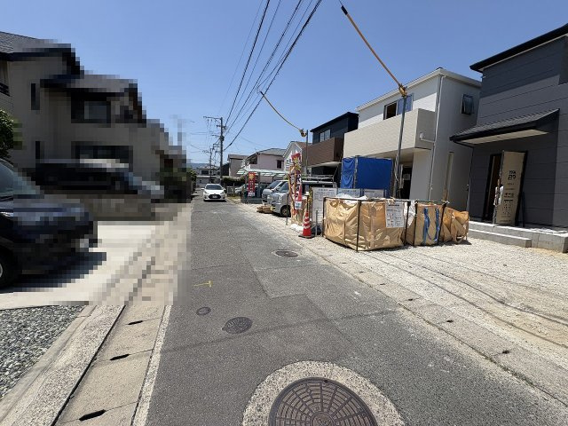 【その他】 | 福岡市南区警弥郷1丁目第4　3号棟（全3棟）【仲介手数料無料・0円】 | 現地写真。前面道路です。