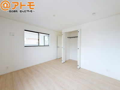 【寝室】 | 藤枝市岡部町内谷第3　新築戸建　全1棟 | 収納スペースもしっかり確保したお部屋は、収納家具の数も減らせるのでお部屋を広く使えます！