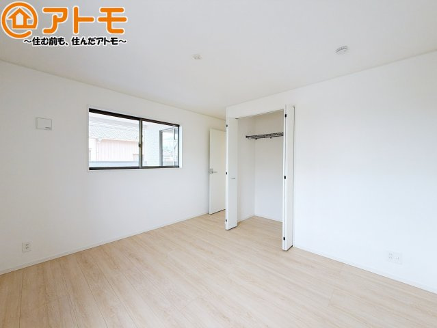 【寝室】 | 藤枝市岡部町内谷第3　新築戸建　全1棟 | 収納スペースもしっかり確保したお部屋は、収納家具の数も減らせるのでお部屋を広く使えます！