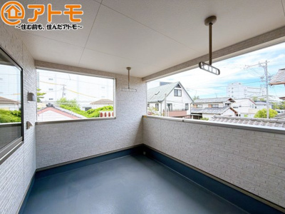 【バルコニー】 | 藤枝市岡部町内谷第3　新築戸建　全1棟 | インナーバルコニーはお出かけ中の急な雨でも安心♪