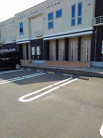 グランシェル　Ａの駐車場