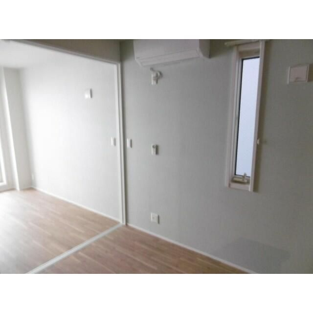 ラシーネ天神下の居間・リビング
