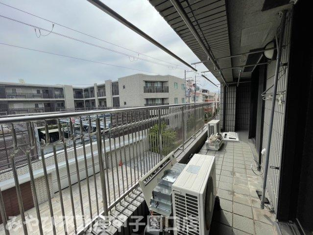 貸家　西宮市甲子園砂田町のバルコニー