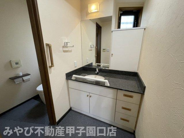 貸家　西宮市甲子園砂田町の洗面所