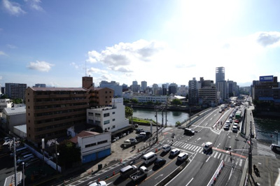 【展望】 | 【上質リノベ】ライオンズマンション舟入本町 | 【四季を感じる】
四季の移ろい・爽やかな青空や風を感じられ
自然を愉しめるパノラマビュー。
毎日の暮らしに余裕を感じさせてくれる、
遮る物の無い開放的な眺望を是非、ご堪能ください。