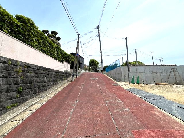【その他】 | 福岡市南区寺塚1丁目2期　1号棟（全3棟）【仲介手数料無料・0円】 | 現地写真。前面道路です。