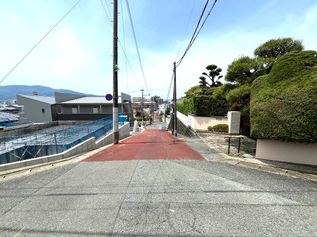 【その他】 | 福岡市南区寺塚1丁目2期　1号棟（全3棟）【仲介手数料無料・0円】 | 現地写真。前面道路です。
