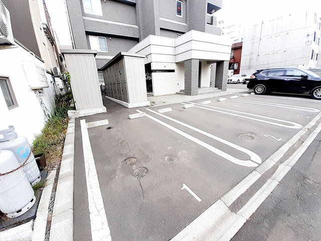 【駐車場】 | グランコート山鼻