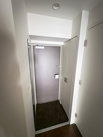 セオリー難波WESTの玄関
