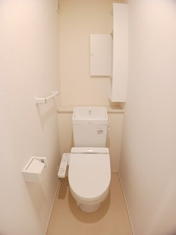 熊本市中央区坪井６丁目のアパートのトイレ|落ち着いた色調のトイレです