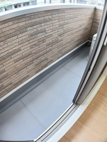 熊本市中央区坪井６丁目のアパートのバルコニー|暖かな日差しのふりそそぐバルコニー