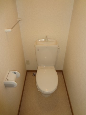 熊本市中央区坪井６丁目のアパートのトイレ|コンパクトで使いやすいトイレです