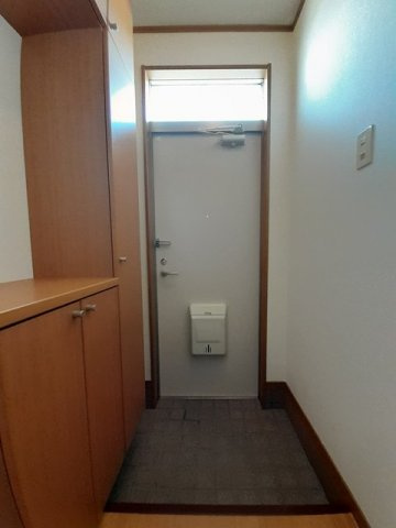 合志市須屋のアパートの玄関|落ち着いた玄関です