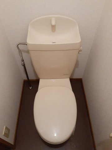 合志市須屋のアパートのトイレ|清潔感のあるトイレです