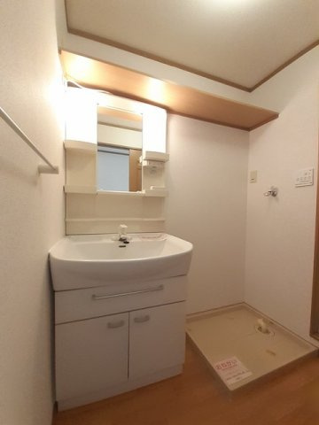 熊本市中央区坪井６丁目のアパートの洗面所|忙しい朝には欠かせない洗面所です