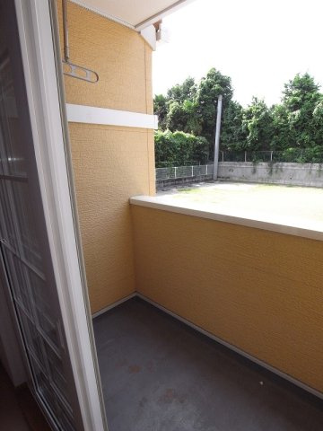 熊本市北区楡木２丁目のアパートのバルコニー|暖かな日差しのふりそそぐバルコニー