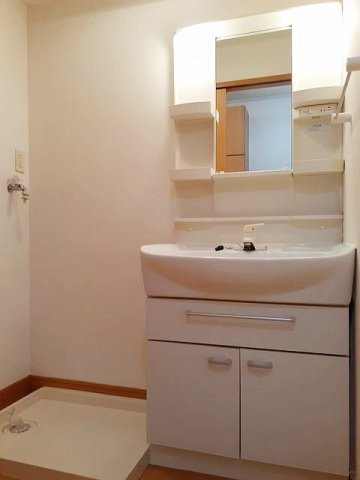 熊本市東区小山３丁目のアパートの玄関|シンプルで使いやすい玄関です