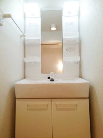 熊本市東区小山２丁目のアパートの洗面所|コンパクトで使いやすい洗面所