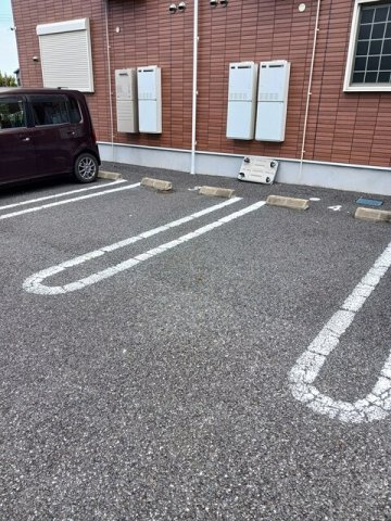 メルパルクの駐車場|車をお持ちの方に嬉しい駐車場付きの物件です