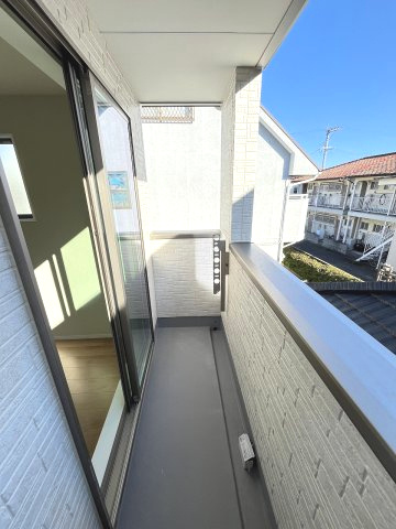 【バルコニー】 | 福岡市南区寺塚1丁目2期　2号棟（全3棟）【仲介手数料無料・0円】 | 施工例。施工例は完成時と異なる場合があります。