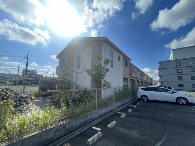 ファミーユ大阪高槻の外観