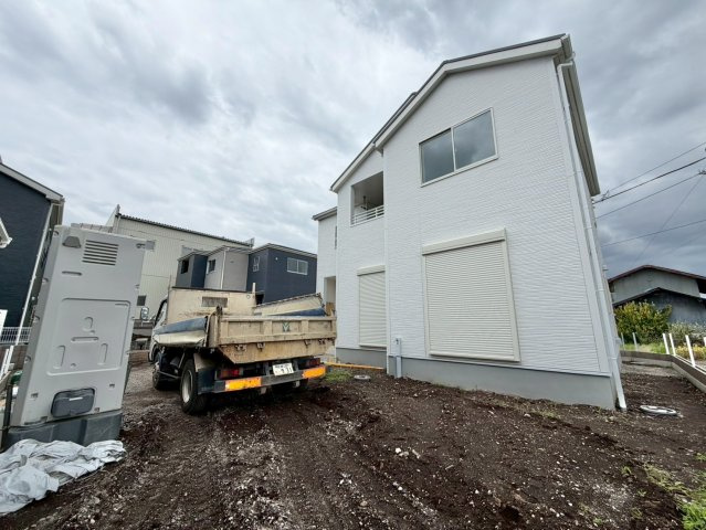 【外観】 | 高崎市金古町　新築住宅 | いつでも新生活を始めることができます。
開放感あるLDK！
陽当り、風通しも良い暖かな住まいです。
KOALIVE （コアライブ）【0120-919-727】