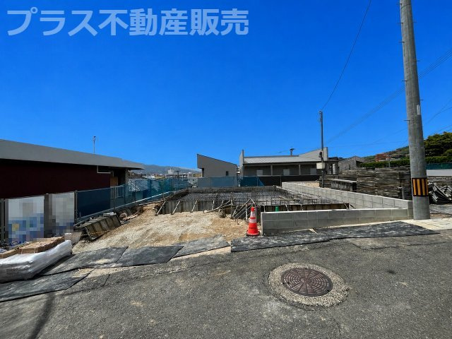【外観】 | 福岡市南区寺塚1丁目2期　3号棟（全3棟）【仲介手数料無料・0円】 | 現地写真。プラス不動産販売なら、現場の全ての棟をまとめてご見学頂けます。