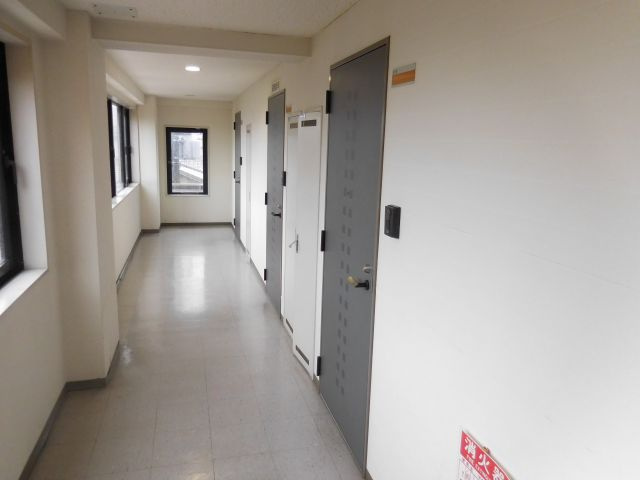 コアシティ如是の玄関