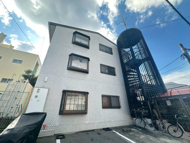 メゾン富田の外観