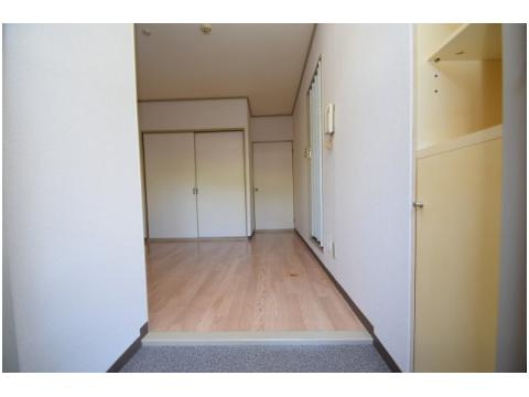 メゾン富田の玄関