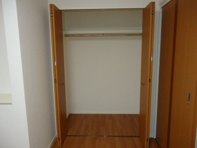 クレシアの収納|クローゼット