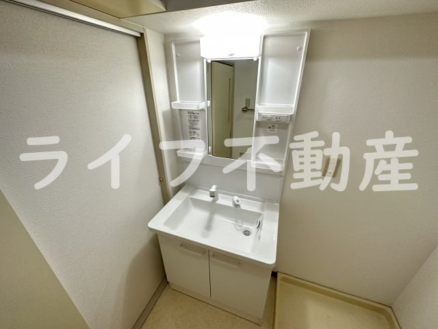 タカマツレジデンス布施southの独立洗面台|使いやすい独立洗面台です