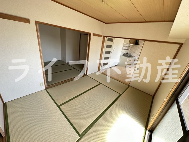 タカマツレジデンス布施southの和室|きれいな和室です